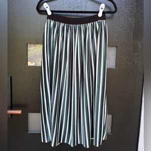 Zara micro-pleated velvet midi skirt XS
